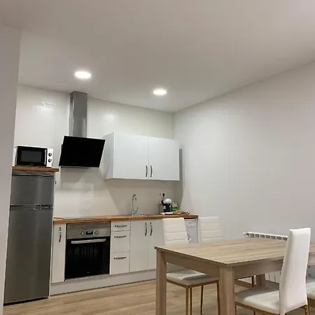 Castineiras Street 2 萨里亚